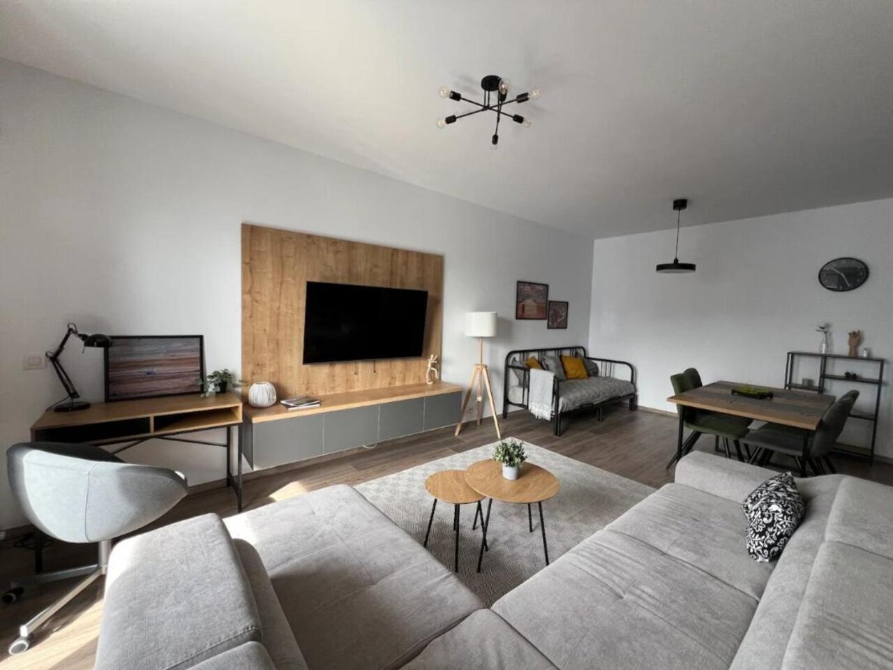 High-Rise Luxury Apartment With Free Parking Bucarest Exterior foto