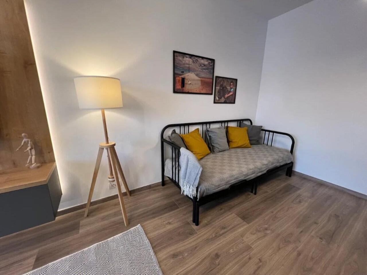High-Rise Luxury Apartment With Free Parking Bucarest Exterior foto