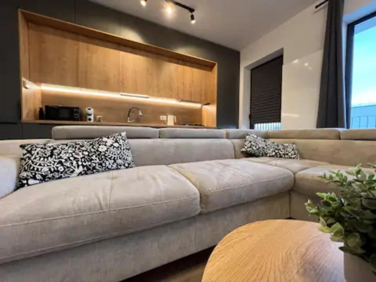 High-Rise Luxury Apartment With Free Parking Bucarest Exterior foto